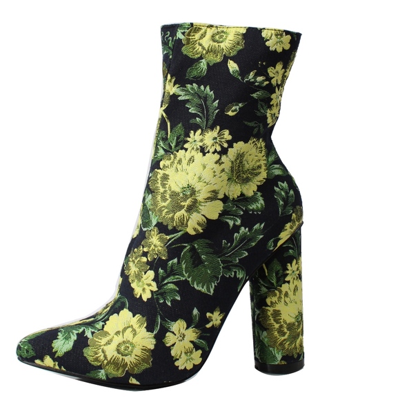 Shoes - Size 6 Yellow Floral Pointy Toe Cylinder Block Ankle Boot